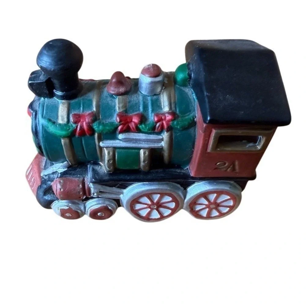 Village Square Christmas‎ Train Locomotive Engine Figurine 1994 Green Red 2A